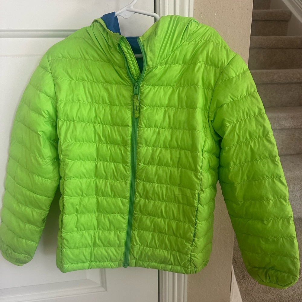 Uniqlo lightweight boy puffer jacket 120 (5-6)